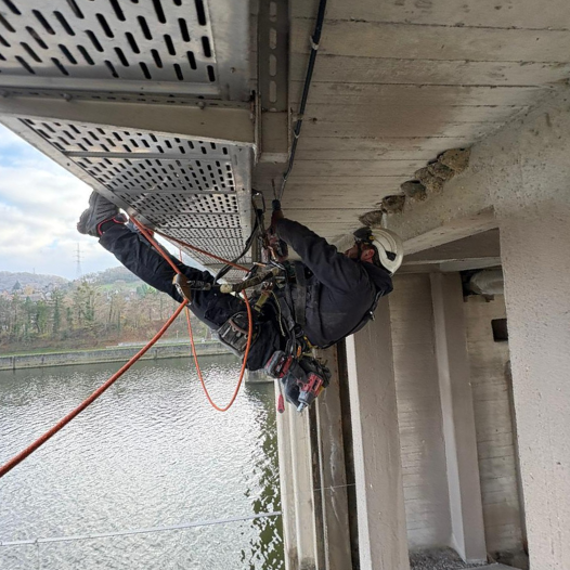 travaux en hauteur et à accès difficile pour le bâtiment, en milieu urbain